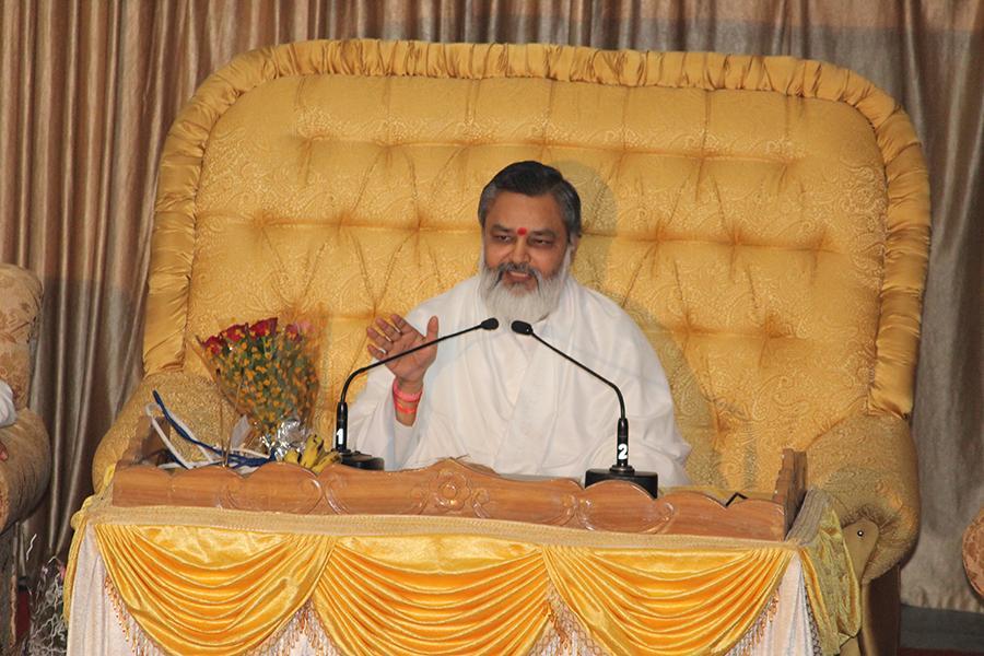 Brahmachari Girish Ji has given introductory talk on Transcendental Meditation at Jabalpur 24 Sep.